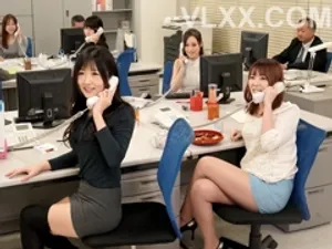 Em hàng xóm có sở thích thả rông hàng họ