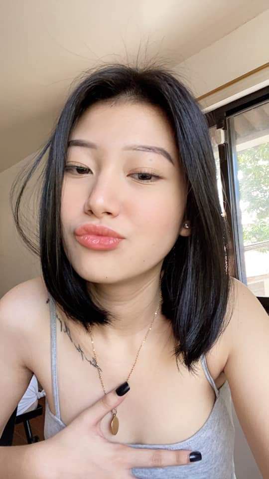 Sung phê bất ngờ trên chuyến tàu điện